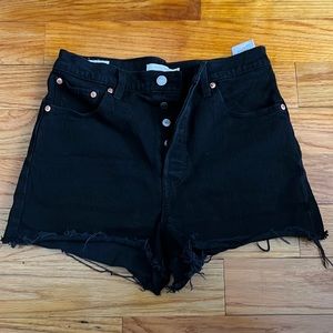 Levi’s Ribcage Short Black Denim Cutoff Shorts
